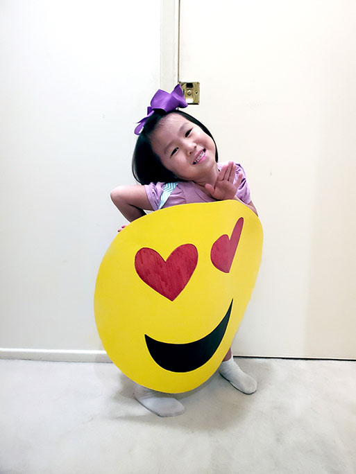 DIY Emoji Costume_blog