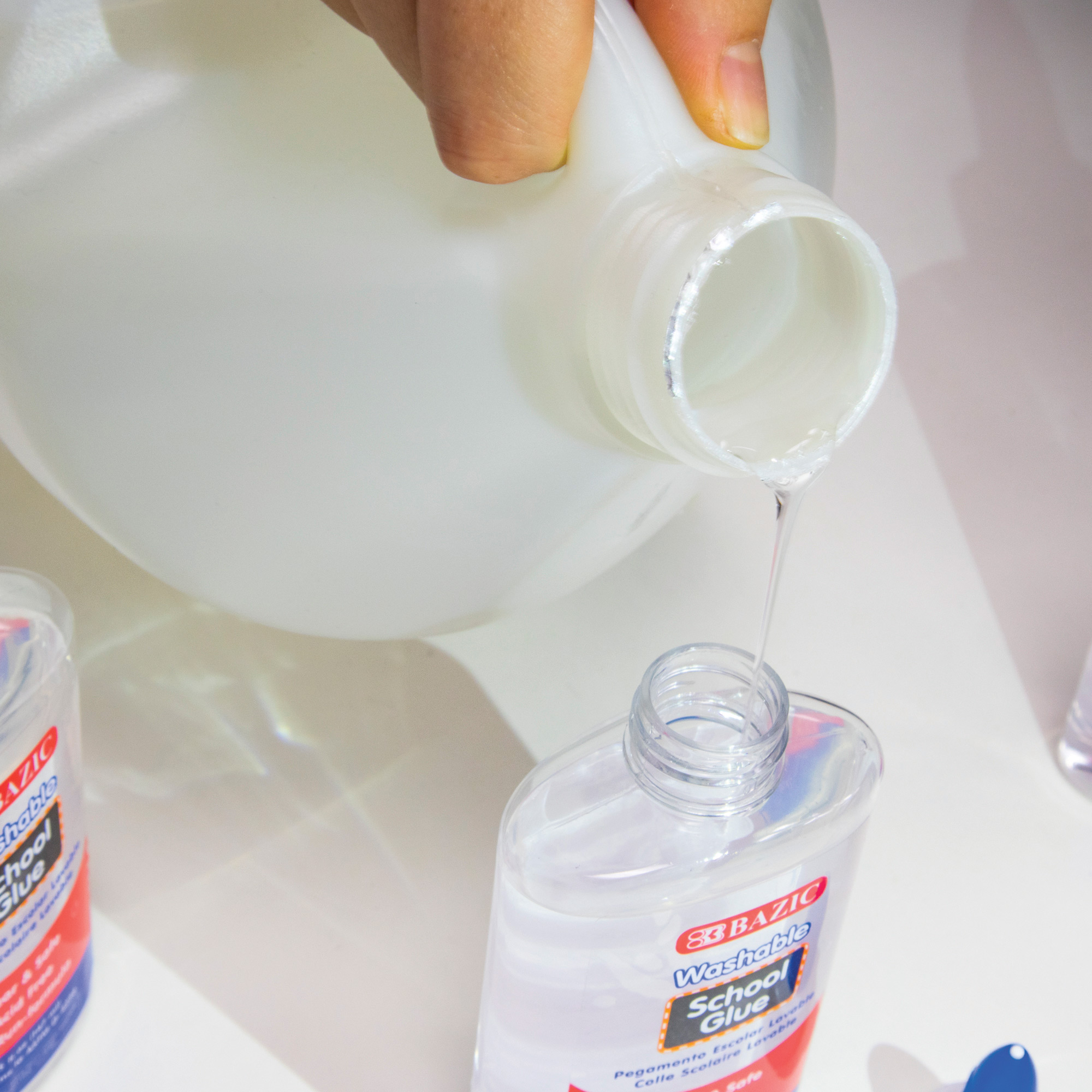 basicBasics Colle liquide transparente tout usage lavable pour l'école –  Idéale pour la fabrication de slime, bouteille de 1 gallon 