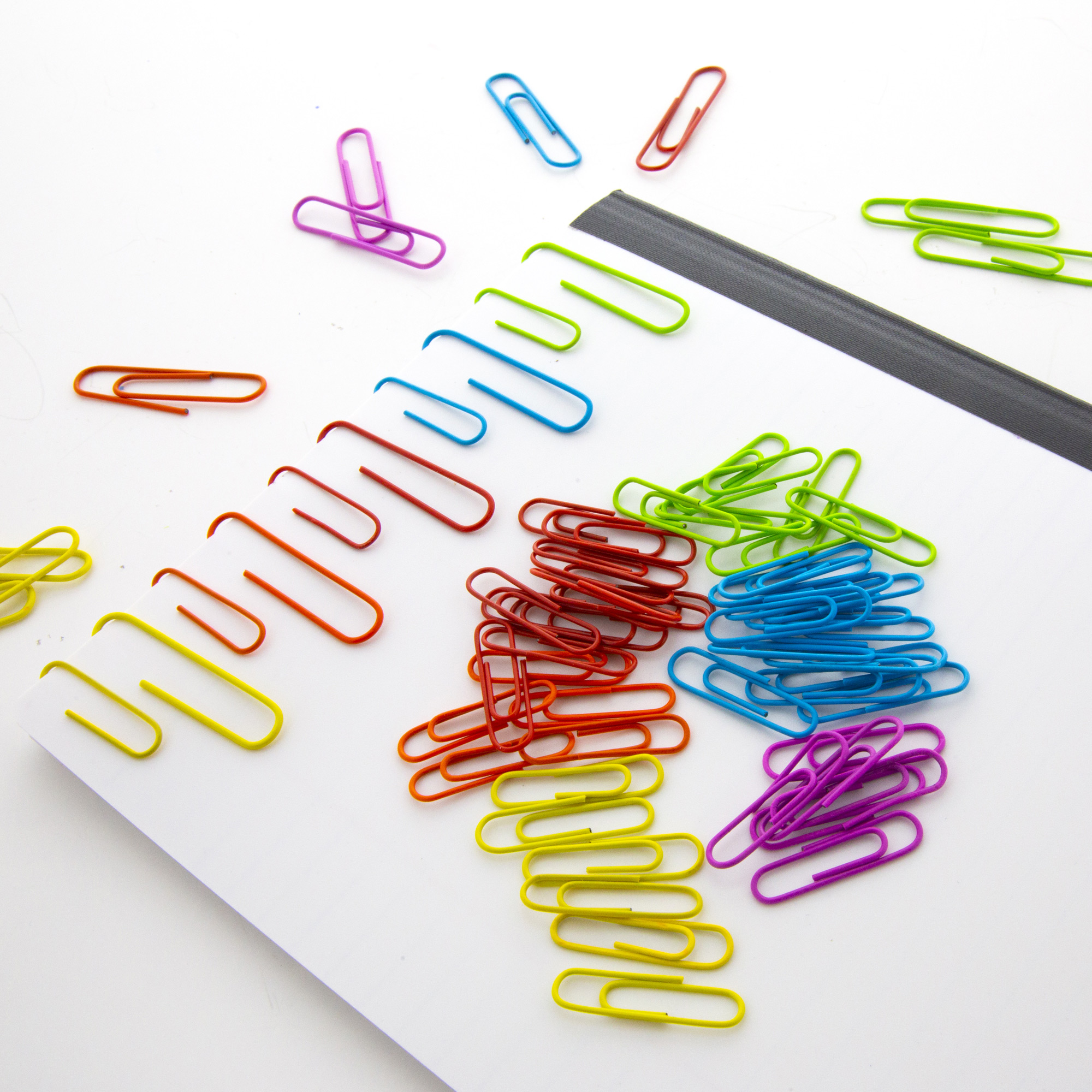 School DANRONG 520 PCS Colored Paper Clips Assorted Sizes Colorful Paperclips for Office 1.1, 1.3 & 2 Home Supplies-Colored Small Medium and Large 