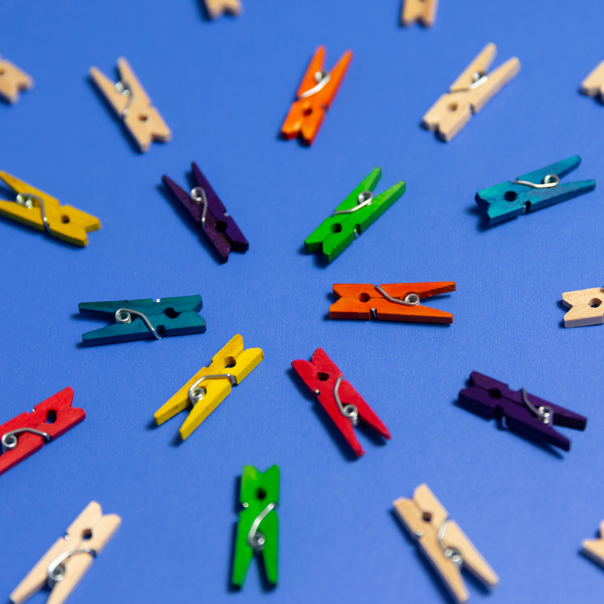 تسوق 50Pcs Mini Clothespins - Colored Wood Clothespins for Photo